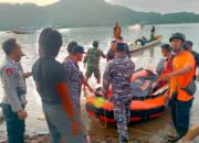 Sat Polairud Polres Bima Kota dan Basarnas Evakuasi Mayat di Perairan Pulau Kambing