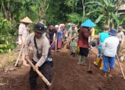Kompak, Sinergitas TNI dan Polri gotong royong bangun jalan di Kopang