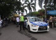 335 Personel Polres Loteng Amankan Pendistribusian Logistik Pemilu 2024.