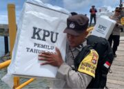 Menyeberangi Laut, Misi Mengantarkan Logistik Pemilu ke Gili Gede Indah Lombok Barat