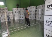 Polsek Montong Gading Jamin Keamanan Logistik Pemilu di PPK Montong Gading