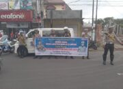 Personel Operasi Keselamatan Rinjani 2024 Polres Lombok Timur Sosialisasikan Keselamatan Berkendara di Wilayah Selong