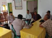 Jum,at Curhat, Bhabinkamtibmas Polsek Woha Ajak Pemdes Bersinergi Jaga Kamtibmas di Bulan Suci Ramadhan