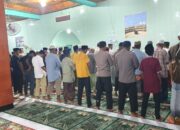 Personel Polsek Belo, Laksanakan Sholat Tarawih Bersama Masyarakat  Berikan Himbauan Kamtibmas