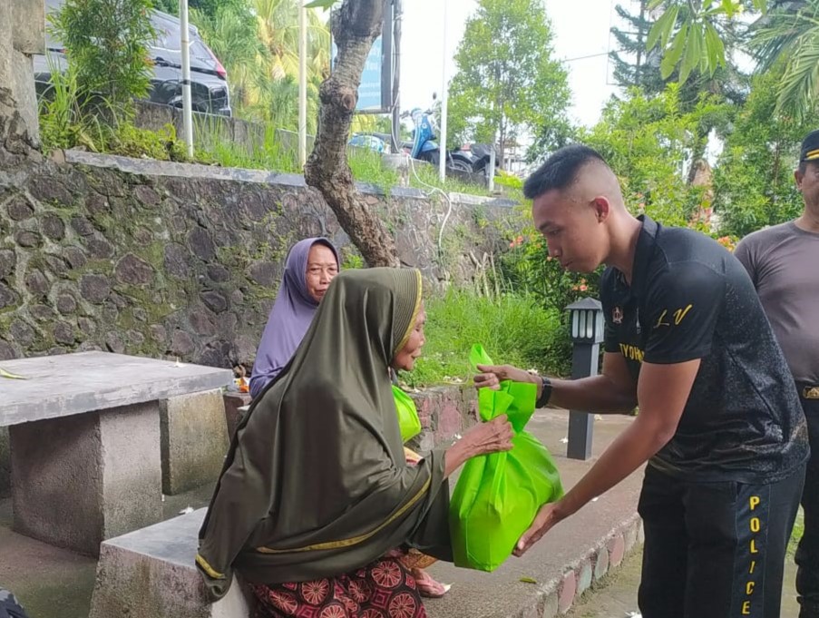 Polsek Batulayar Luncurkan Program Wisata Berbagi Alam Lestari