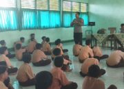 Sasar Pelajar Di Lenangguar, Sat Binmas Polres Sumbawa Lakukan Binluh