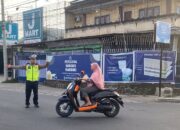 Kesibukan Pagi di Simpang 3 Montong Dikendalikan Patroli Polsek Batulayar