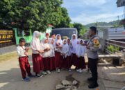 Polisi Sahabat Anak, Bhabinkamtibmas Desa Mapin Kebak Sambangi Anak Sekolah
