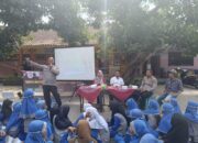 Polsek Praya Lakukan Sosialisasi Bahaya NAPZA Di SDN 11 Praya.