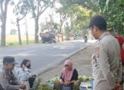 Polisi dan Warga Montong Are Bersinergi: Patroli Dialogis Jaga Kamtibmas