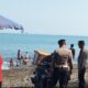 Polsek Lembar Tingkatkan Keamanan Wisata Pantai Cemara di Akhir Pekan