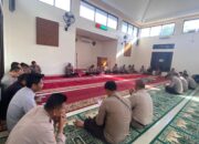 Personel Polres Bima Kota Laksanakan Binrohtal di Masjid Jabal Qubis