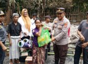 Polsek Kayangan Salurkan Bantuan Untuk Korban Kebakaran