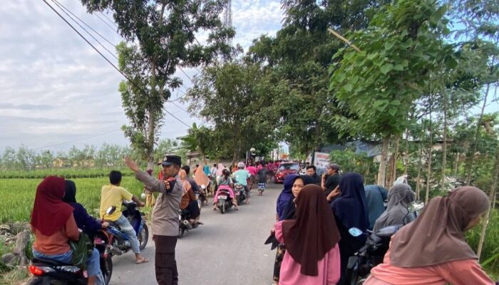 Sinergi Polri dan Masyarakat Sukseskan Nyongkolan di Kediri