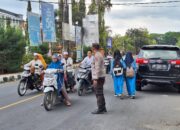 Polsek Gerung Antisipasi Kemacetan di Sekolah dengan Kegiatan Rawan Siang
