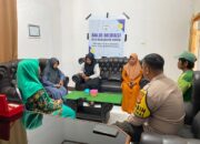 Bhabinkamtibmas Sekongkang Bawah Manfaatkan Balai Mediasi Selesaikan Masalah Warga Binaanya