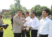 Kapolres Bima Kota Serahkan Bekal Kesehatan untuk Personel OMP Rinjani 2024