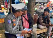 Satlantas Lombok Barat Edukasi Keselamatan di Pasar Jereneng