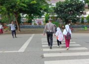 Pastikan Keselamatan Murid Sekolah, Sat Lantas Polres Bima Kota Gatur Lalin Pagi