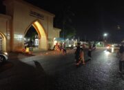 Polisi Kawal Salat Tarawih di Kediri, Jamaah Merasa Aman dan Nyaman