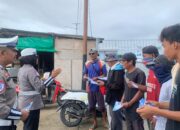 Satlantas Polres Bima Kota Sosialisasikan Tagline “Mudik Aman Keluarga Nyaman” dan Pemasangan Stiker Keselamatan