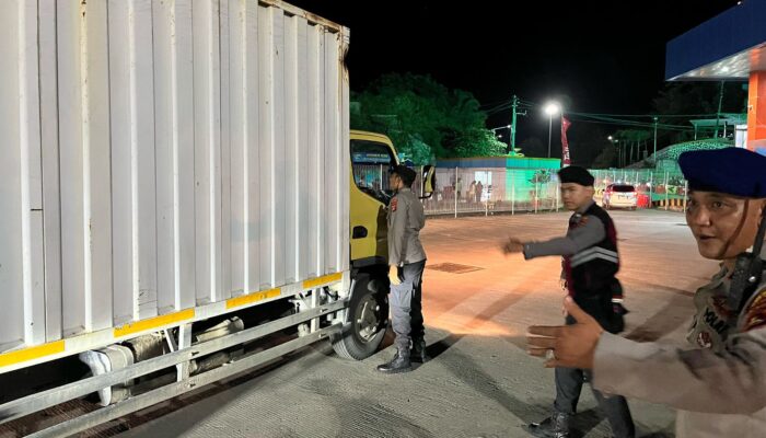 Operasi Ketupat 2025: Polisi Perketat Pengamanan di Pelabuhan Lembar