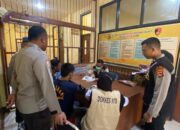 Si Dokkes Polres Bima Kota Laksanakan Pemeriksaan Kesehatan Rutin terhadap Tahanan