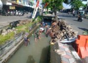 Sambut Musim Tanam, TNI dan Masyarakat Kompak Perbaiki Kerusakan Irigasi Pertanian