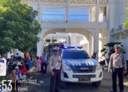 Satlantas Polres Bima Kota Kawal Rombongan Calon Jamaah Haji Menuju Bandara Sultan Salahudin