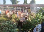 Polsek Tanjung Bersama Masyarakat Gelar Aksi Bersih Pasar dalam Rangka Bulan Bakti Gotong Royong