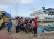 Polsek Kawasan Pelabuhan Laut Bima Laksanakan Patroli Rutin dan Beri Imbauan Kamtibmas di Areal Dermaga