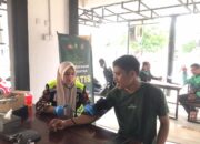 Si Dokkes Polres Bima Kota Gelar Pemeriksaan Kesehatan Gratis dan Bagikan Vitamin untuk Pengemudi Ojek Online