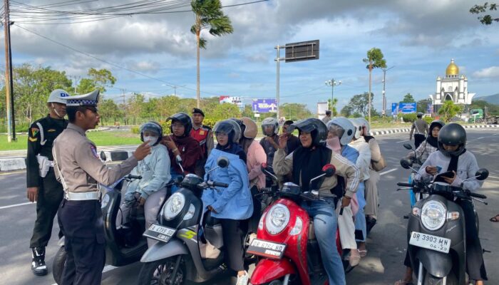 Operasi Patuh Rinjani 2025: Puluhan Pelanggar Ditindak di Bundaran GMS, Lombok Barat