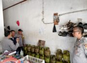Sambangi Pedagang Eceran LPG 3 Kg, Sat Binmas Polres Bima Kota Berikan Himbauan Terkait Penyaluran dan Harga Jual