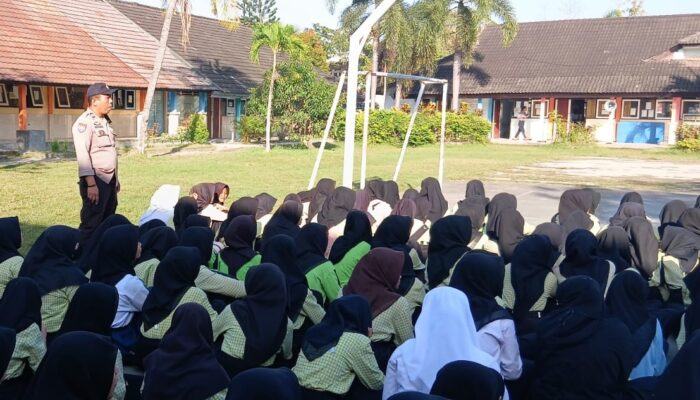 Polsek Labuapi Sosialisasi Cegah Tawuran di SMPN 2 Labuapi