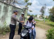 Disiplinkan Pelajar, Satlantas Lotara Laksanakan Razia di Simpang Tiga KPU