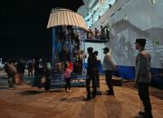 Polsek Kawasan Pelabuhan Laut Bima Laksanakan Pengamanan Kapal KM. Tilongkabila di Pelabuhan Bima