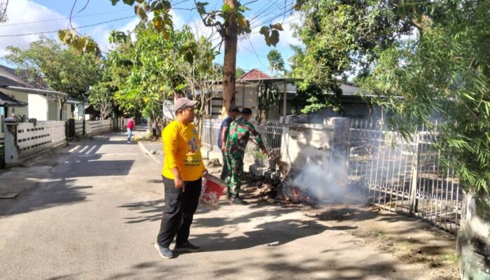 Sinergi Babinsa dan Lurah Punia Wujudkan Lingkungan Bersih