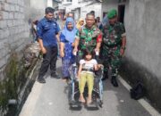 Kodim 1606 Mataram Bagikan Kursi Roda Door to Door