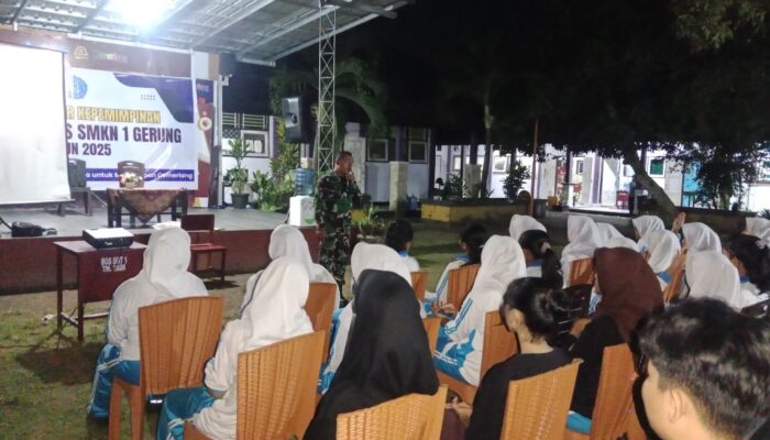 Pelajar SMKN 1 Gerung Dibekali Nilai Kepemimpinan dan Cinta Tanah Air