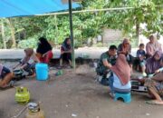 Bakes TMMD Ke-126 Kodim 1606 Mataram Masak Bersama Ibu-Ibu Desa