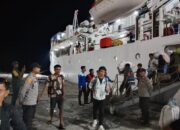 Polsek Kawasan Pelabuhan Laut Bima Amankan Embarkasi dan Debarkasi Kapal KM. WILIS di Pelabuhan Bima