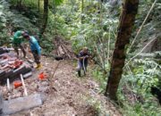 Satgas TMMD dan Warga Gotong Royong Salurkan Air Bersih