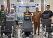 Sentuhan Kepedulian: Babinsa Dampingi Dinsos Salurkan Kursi Roda di Dopang