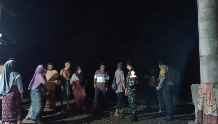 Sinergi Babinsa, Bhabinkamtibmas–Lurah Amankan Pantai Gading dari Gelombang Tinggi