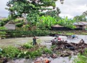 Babinsa Koramil 1606-05 Gerakkan Warga Peduli Sungai