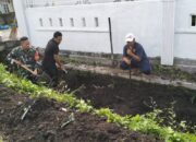 Cegah Banjir, Babinsa Gelogor Gerakkan Gotong Royong Warga