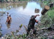 Babinsa dan Warga Satukan Aksi Peduli Lingkungan Ampenan