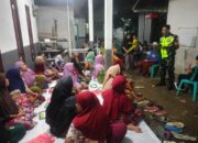 Babinsa Jempong Baru Dampingi Warga Belajar Baca Tulis