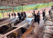 Polri Bongkar Penambangan Ilegal dan Penyelundupan Pasir Timah ke Malaysia, 7 Tersangka Diamankan